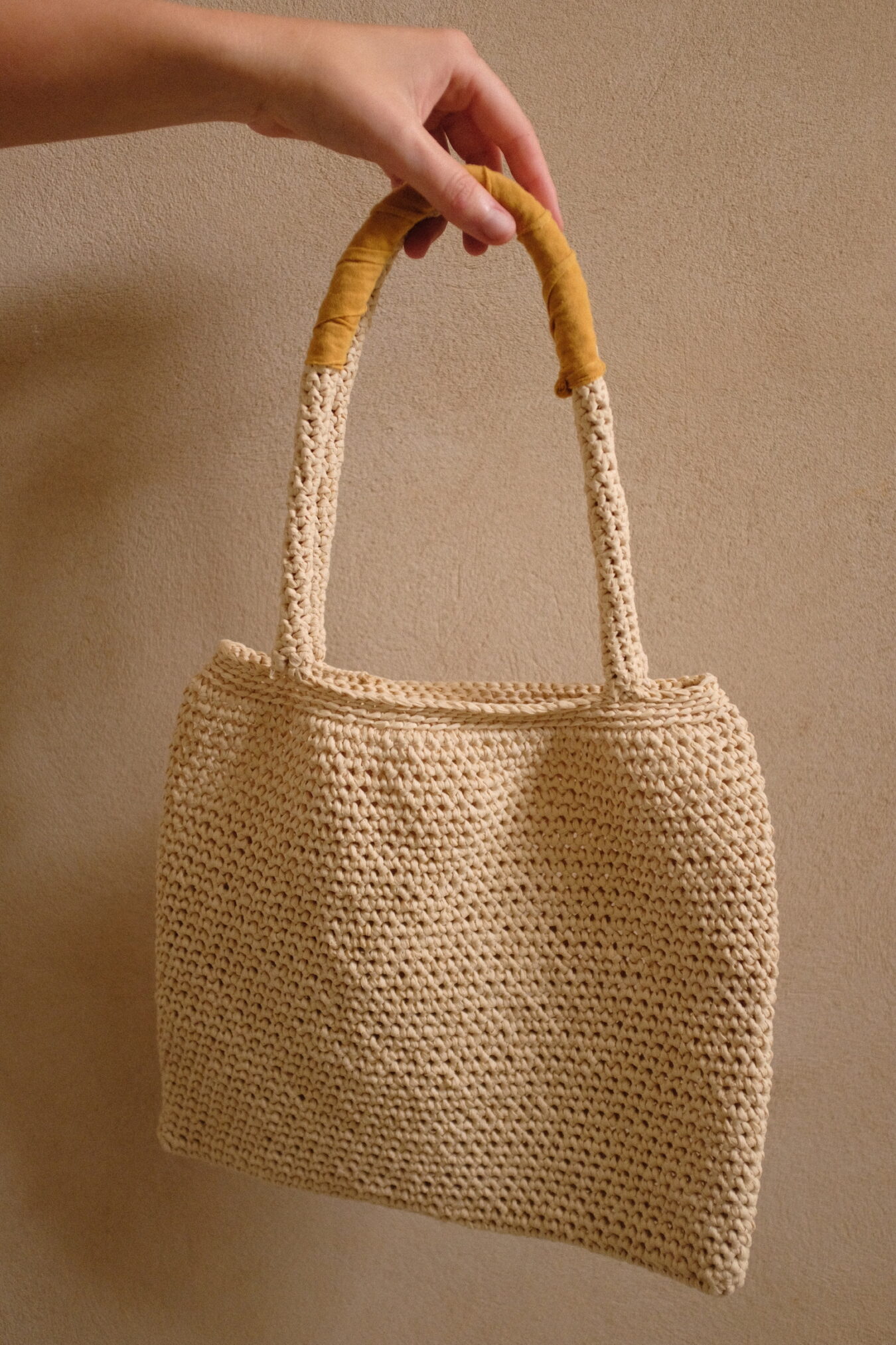 Colored raffia bag - Image 2