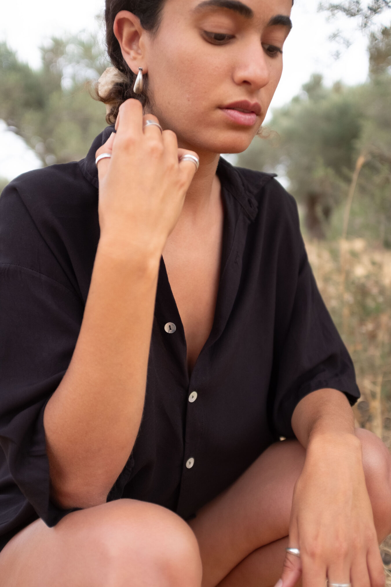 Unisex Buttoned Tee In Black - Image 2