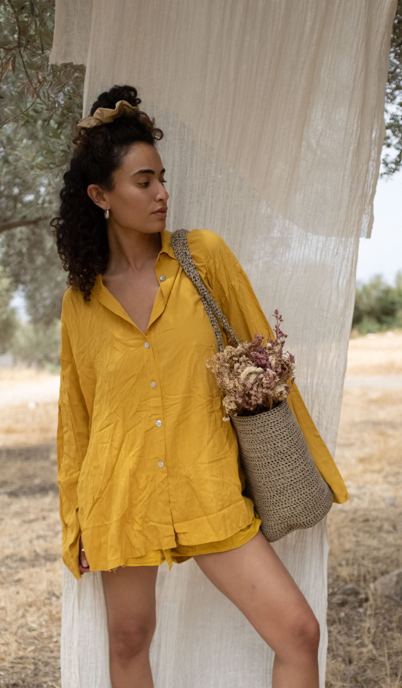Cropped Buttoned Shirt In Mustard - Image 4
