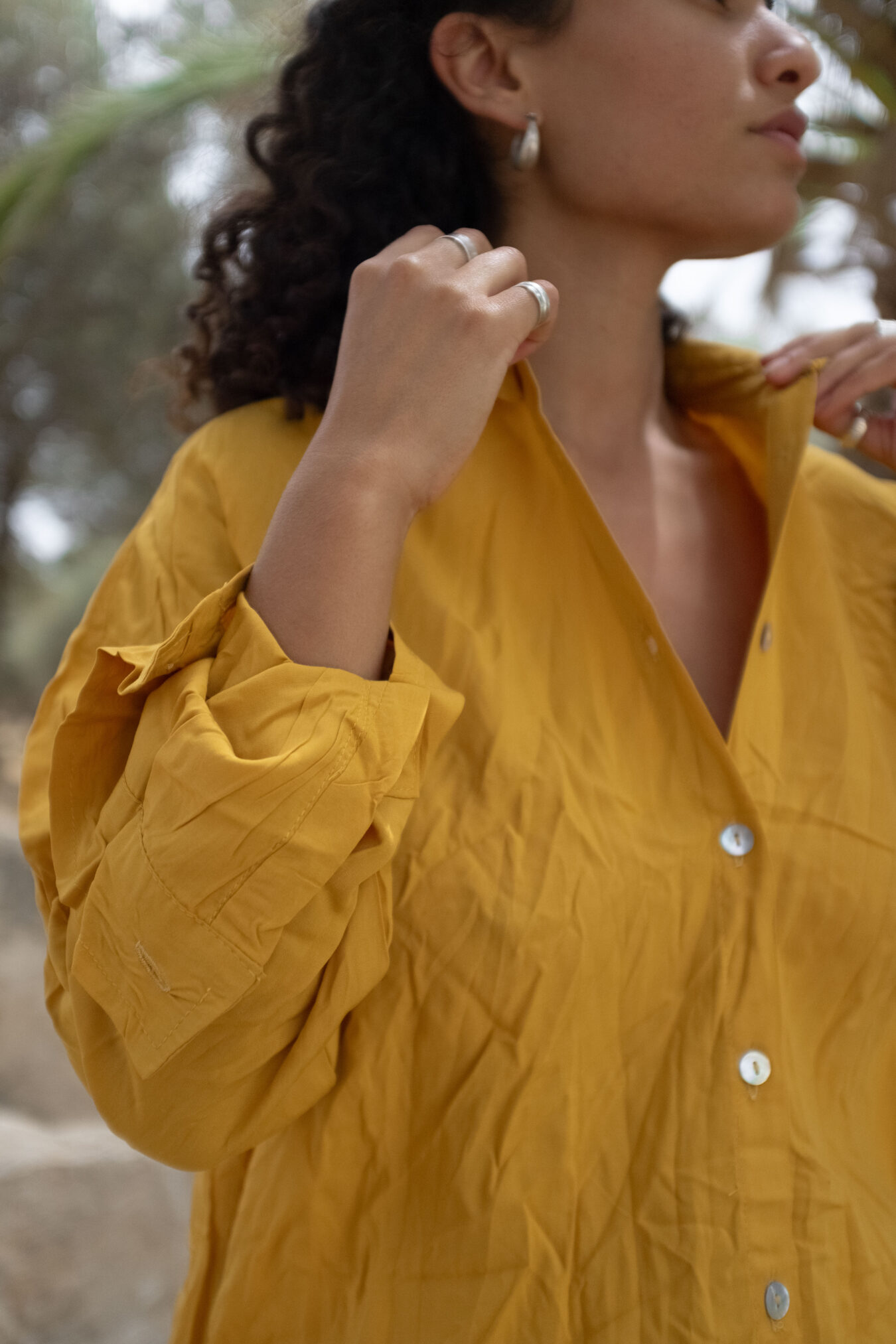 Cropped Buttoned Shirt In Mustard - Image 5