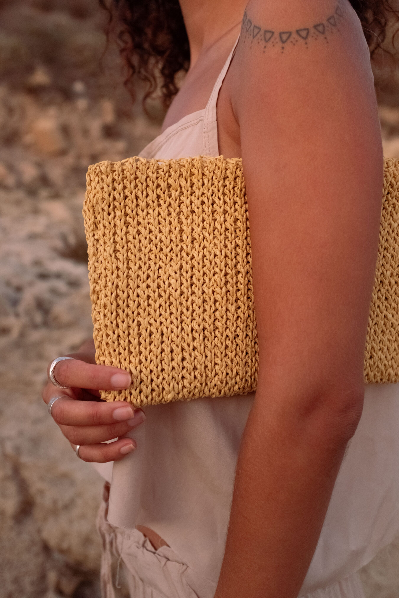 Raffia pouch - Image 3