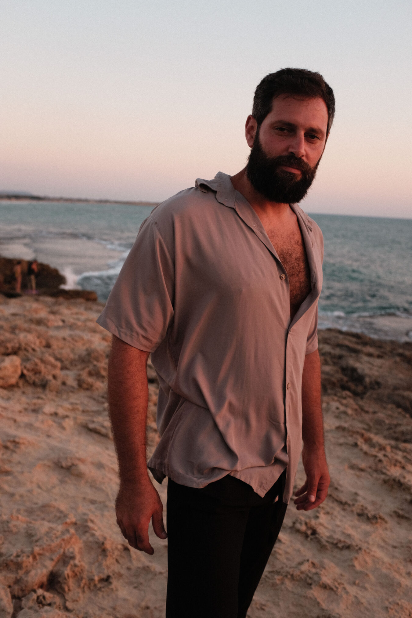 Unisex Buttoned Tee In Stone