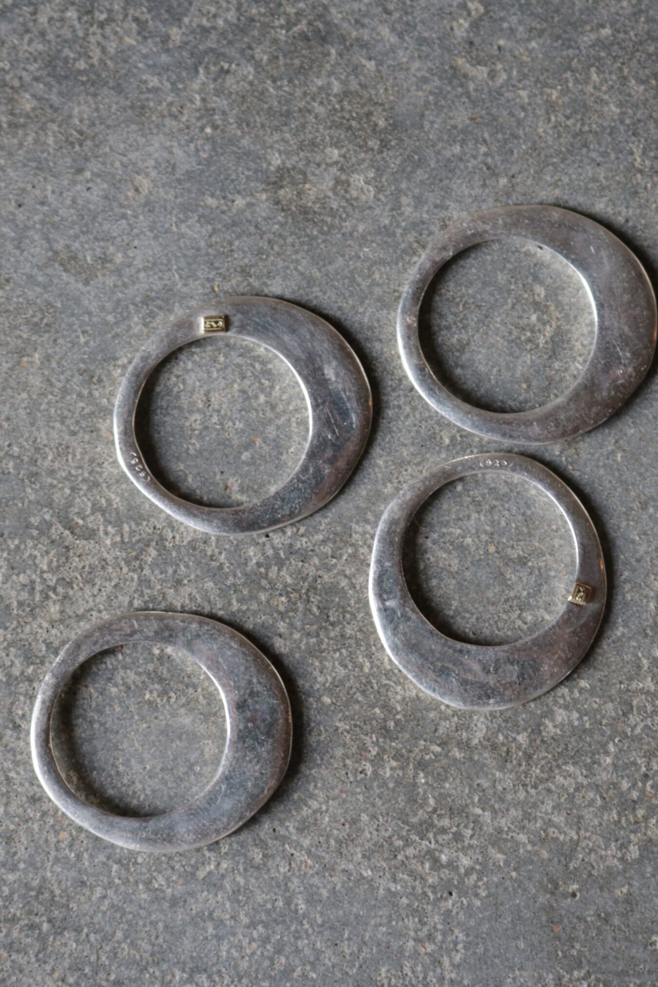Poster ring - Image 4