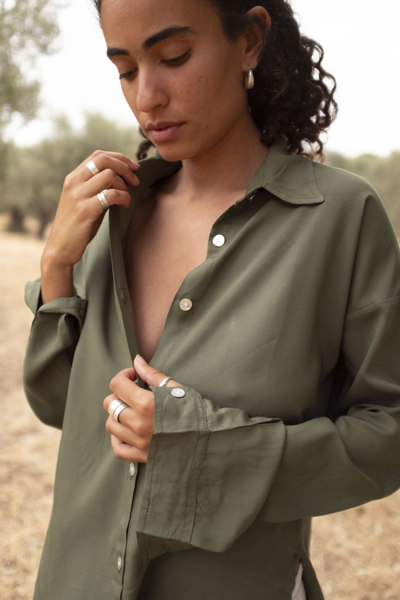 Cropped Buttoned Shirt In Olive - Image 4