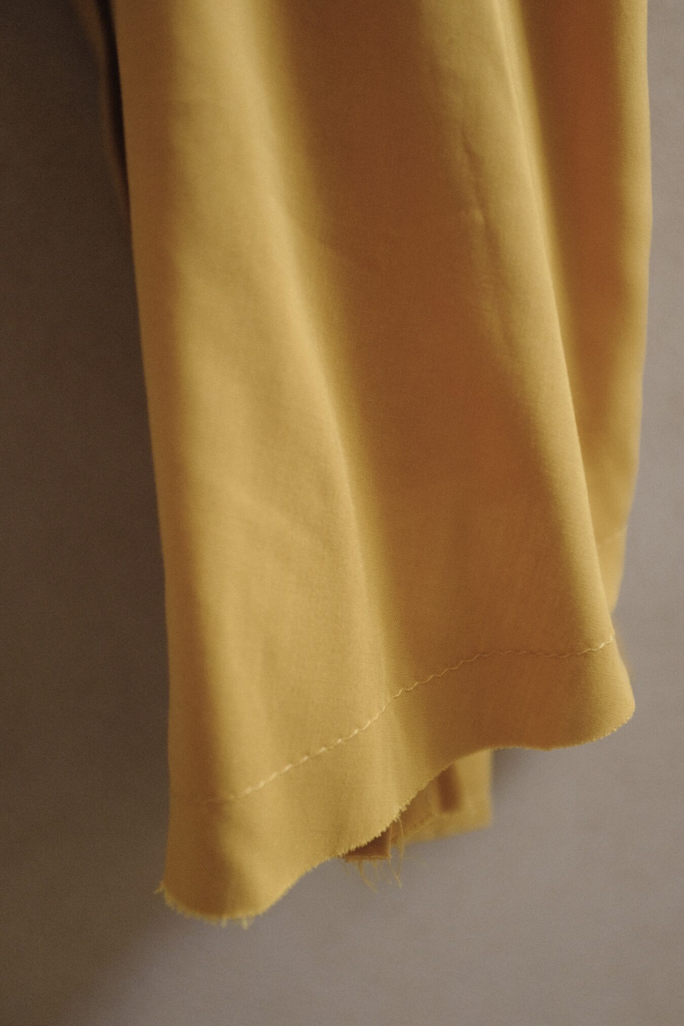 Cropped Buttoned Shirt In Mustard - Image 6