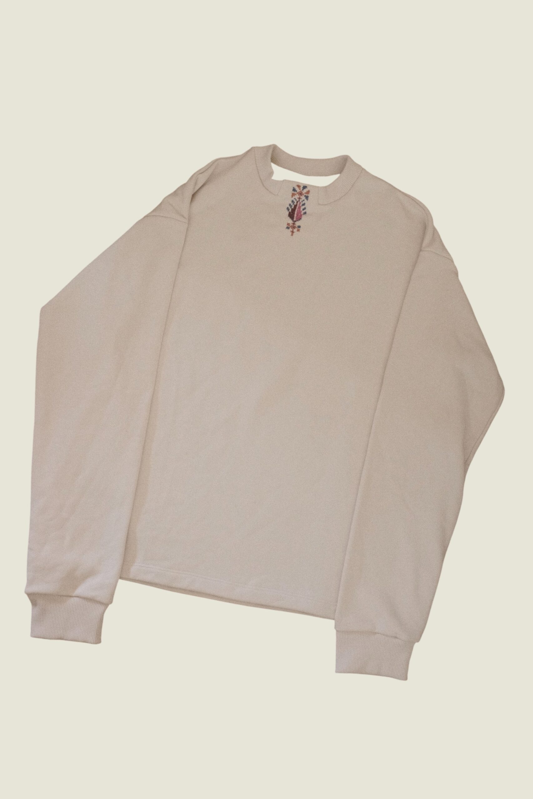 Hand-Embroidered tee - Sweatshirt